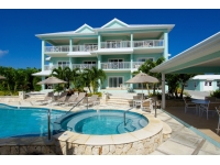 08-compass-point-cayman-poolside